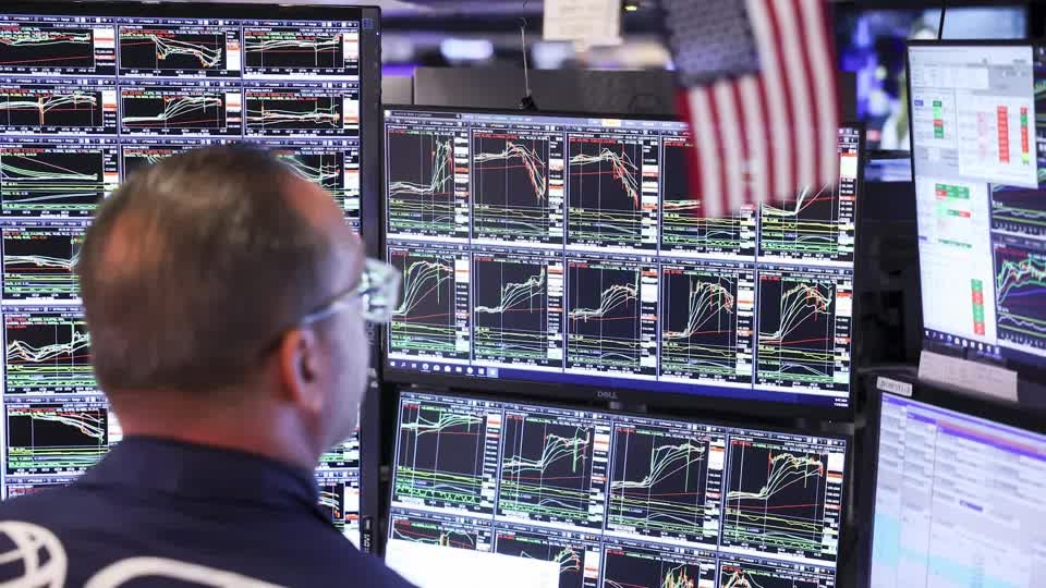 Wall Street stocks buoyed by strong data, possible US-China talks