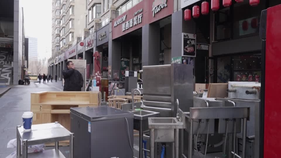China's 'restaurant undertaker' gets busy as eateries shut down