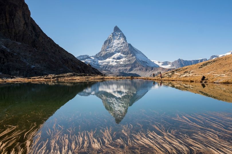 Bodies of five skiers found on mountainside