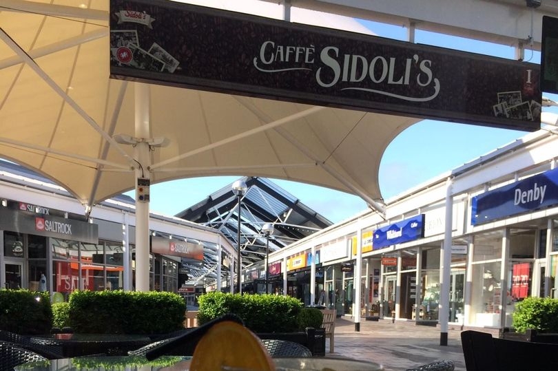 A beloved café has been at this shopping centre for 26-years, now people are devastated
