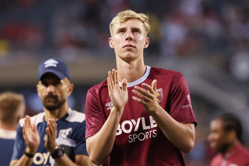 Swansea City eye loan move for West Ham United starlet
