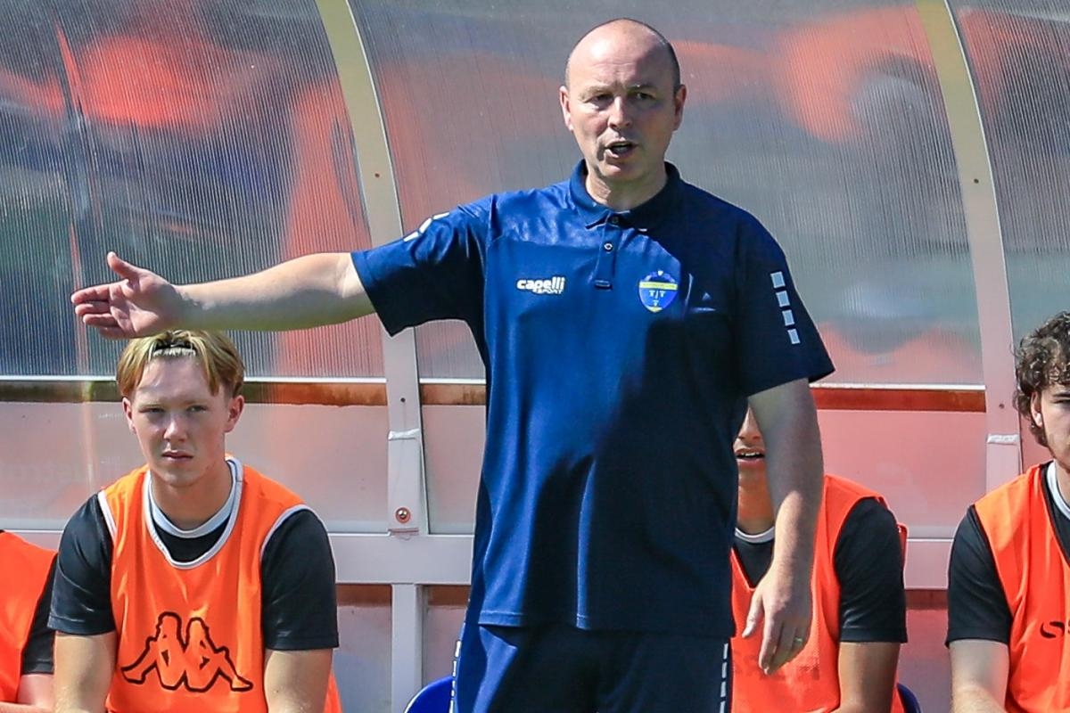 Warrington Town boss looks for boost after difficult first week