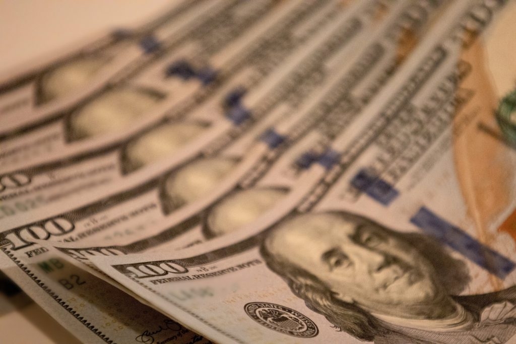 Average annual salary in Washington nears $100,000 a year