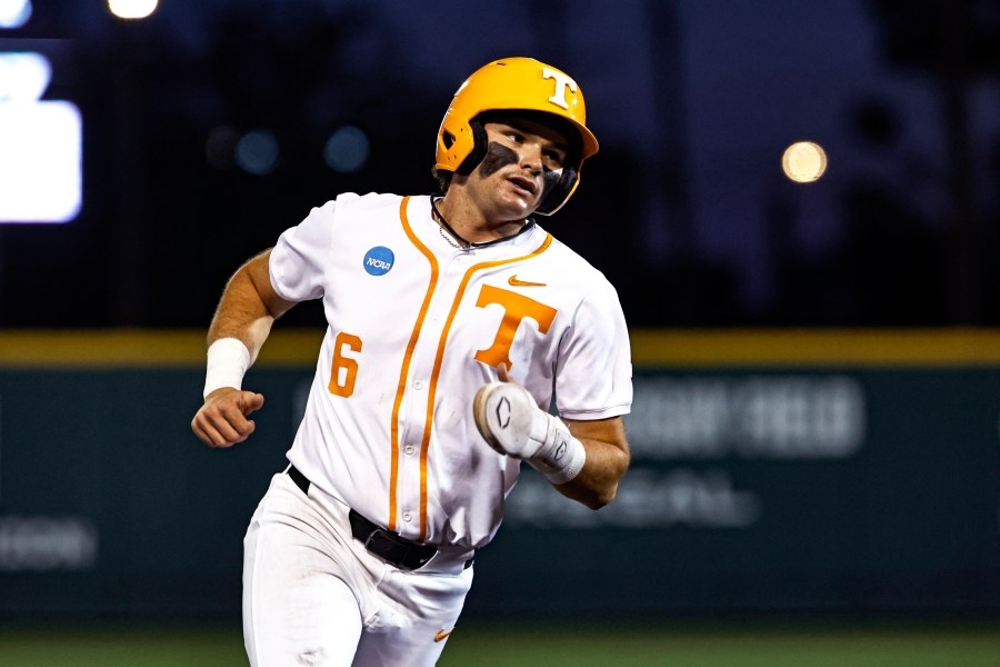 Vols advance to regional final with win over Cincinnati