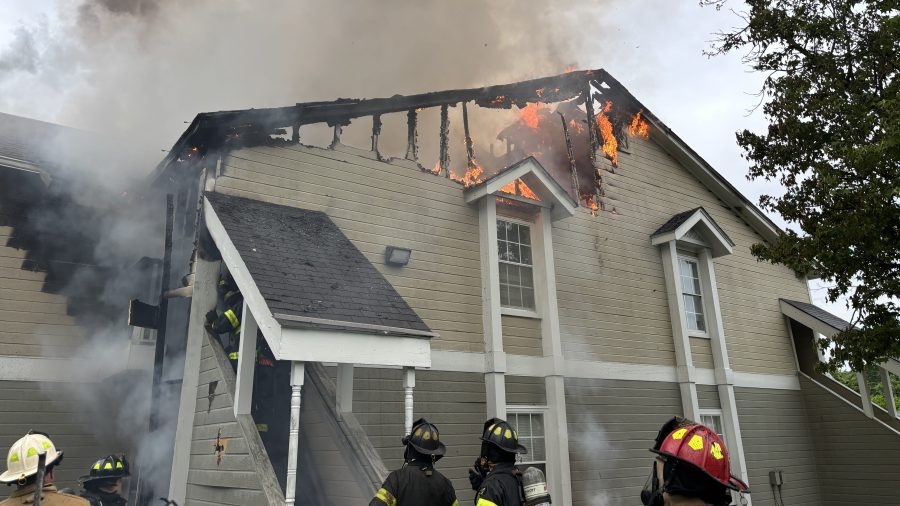Twenty-two occupants affected by fire at Knoxville apartment complex