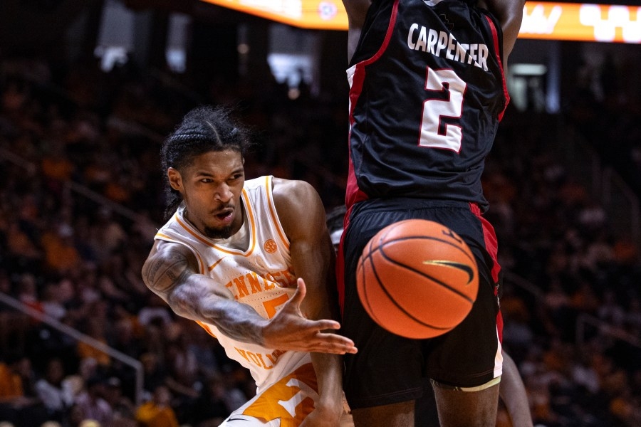Zakai Zeigler breaks SEC single-season assists record