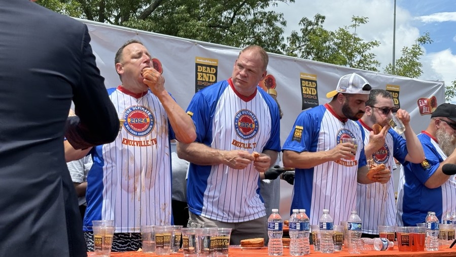 Joey Chestnut returning to Knoxville to defend bologna eating title