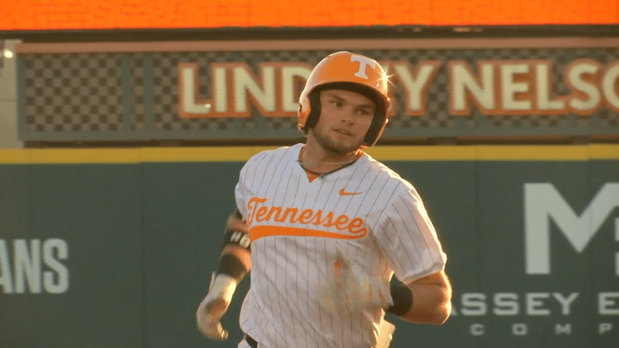 Tennessee upsets top-seeded Texas to reach semifinals of SEC Tournament