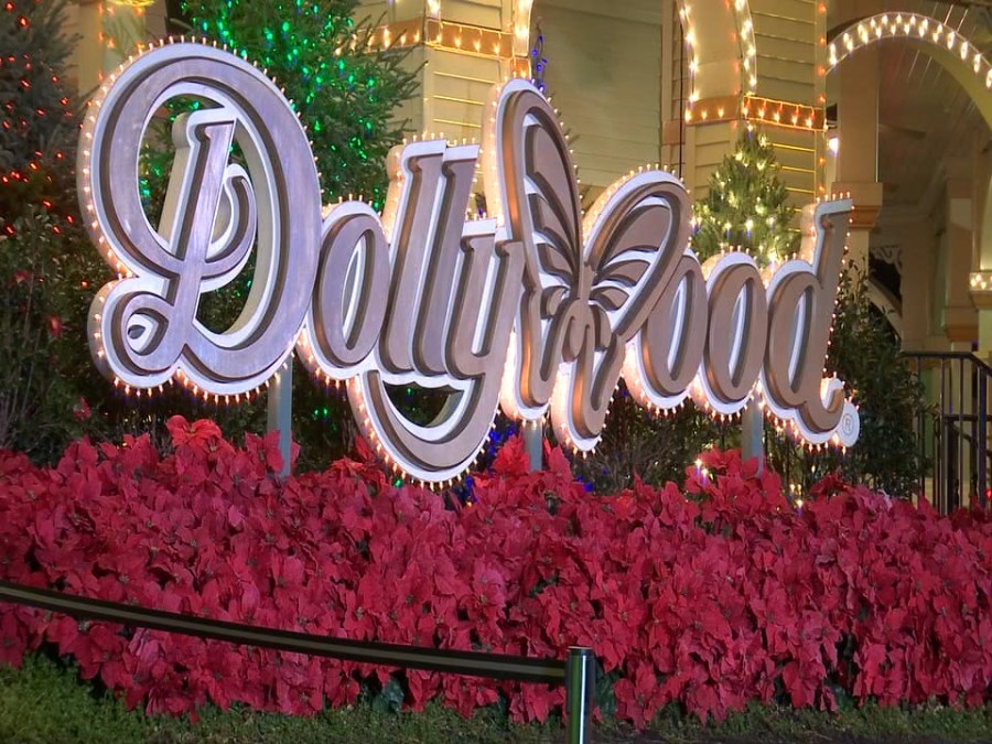 Dolly Parton gives guests a sneak peak of Dollywood's 40th anniversary season