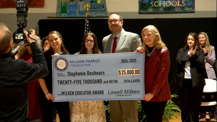 Oneida teacher receives national educator award and $25,000 prize