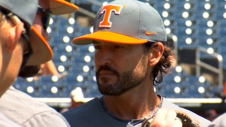 Tennessee's offense struggles in Super Regional loss to Arkansas