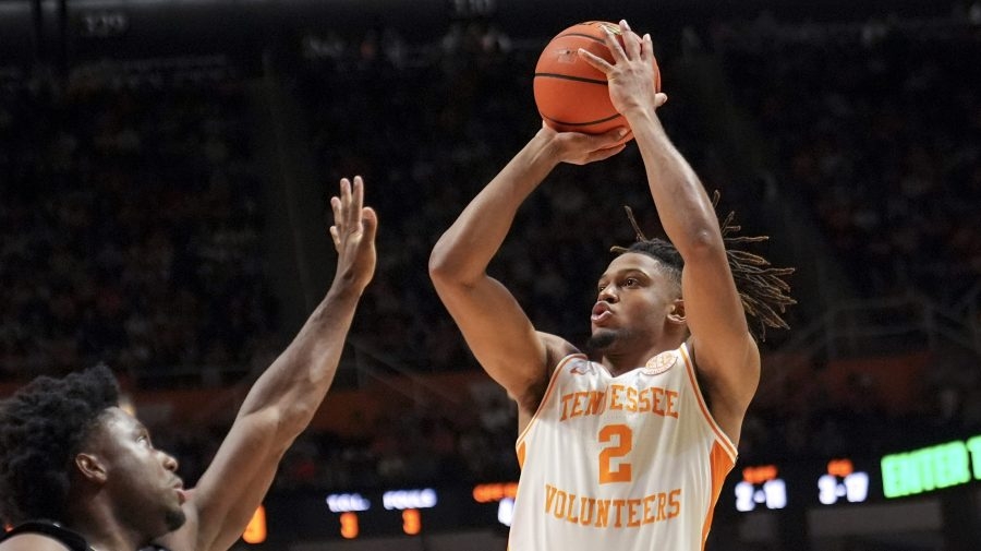 Chaz Lanier wins prestigious Jerry West Award