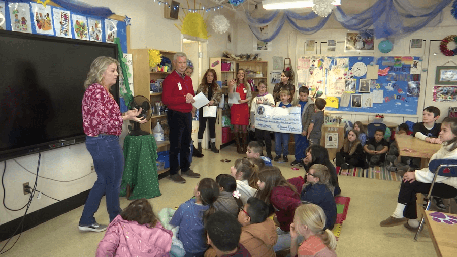 Knox County third graders raise money for Helene relief by running laps