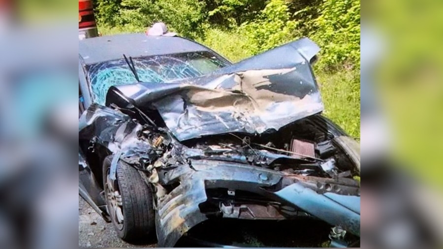 Anderson County teen reunites with bystander who rescued her after 2022 crash