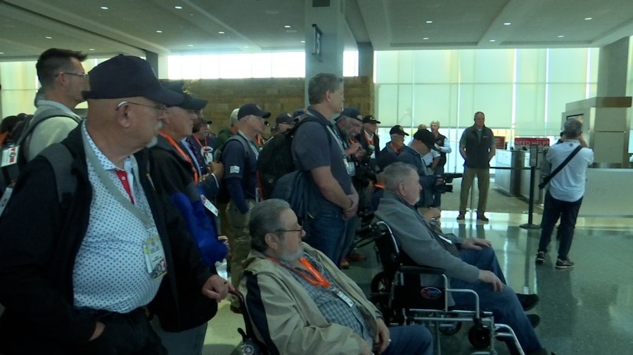 ‘It's wonderful' HonorAir takes more East TN veterans to war memorials