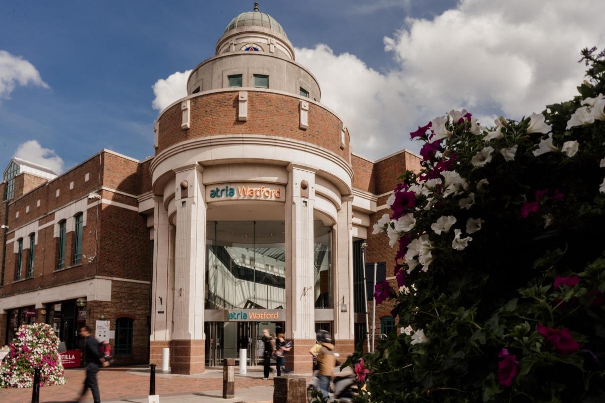 'Luxury' business opens atria Watford location