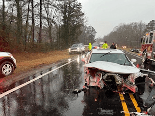 Woman dead, man hurt after serious crash in Isle of Wight