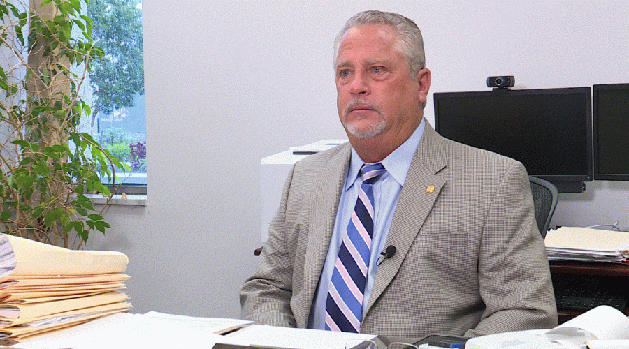 Longtime Newport News treasurer files as an Independent