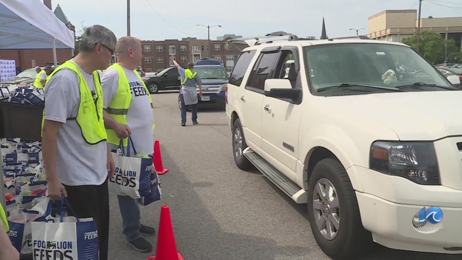 Food Lion Feeds partners with Foodbank of Southeastern VA for food distribution in Norfolk