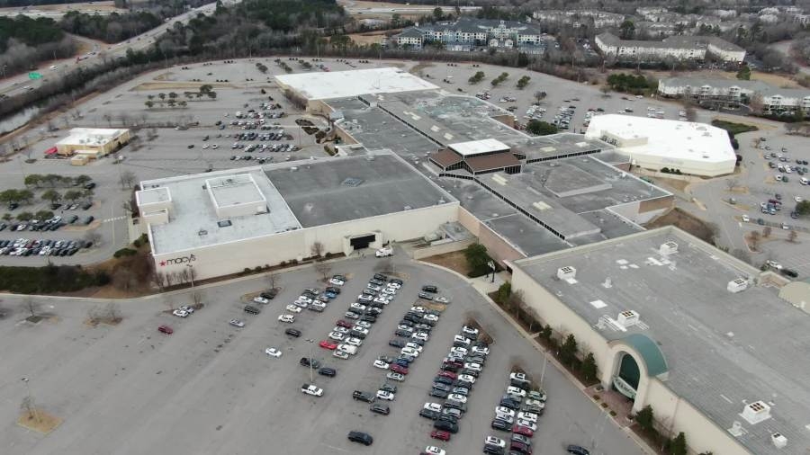 Mall shoppers blame car break-ins on lack of security