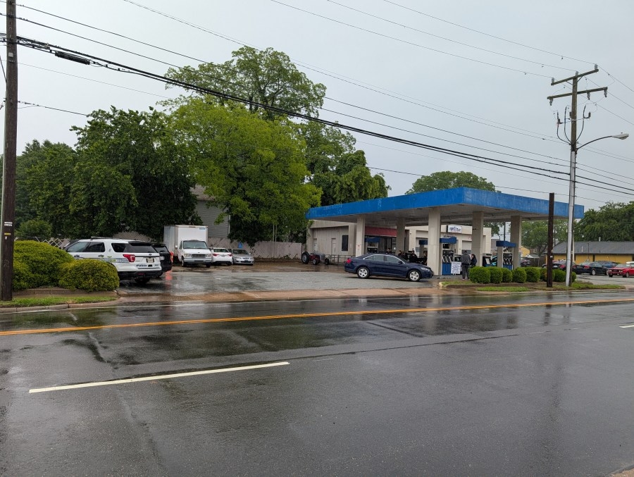 HPD: Man critically injured in shooting on Libby Street