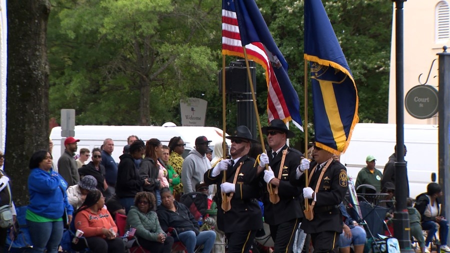 Portsmouth Memorial Day parade fills High Street