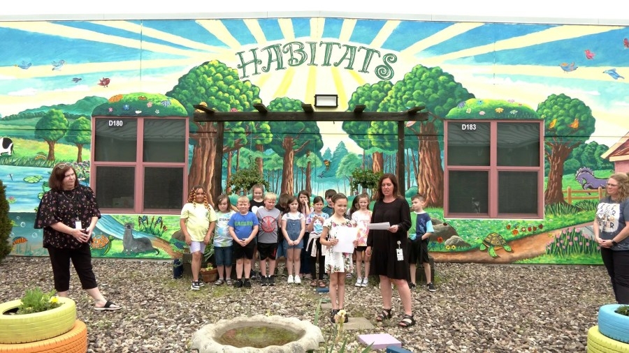 Nutter Fort Primary students unveil ‘Habitats' mural