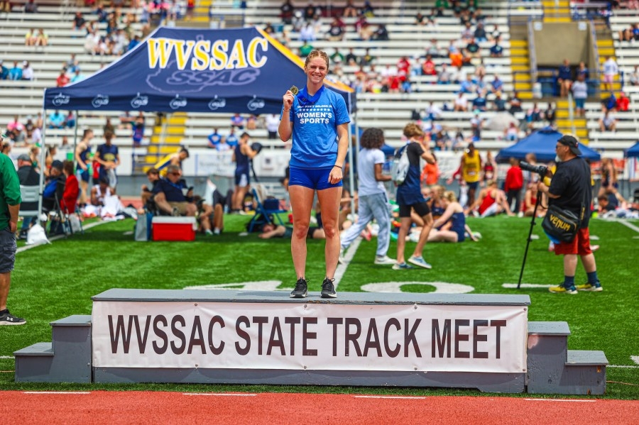 West Virginia track state champion makes political statement during award ceremony
