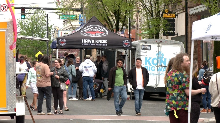 Morgantown holds WV Cupcake and Craft Beer Fest