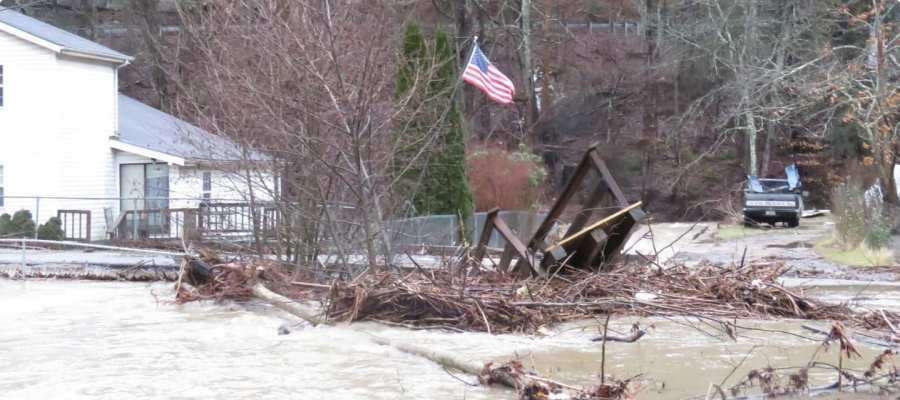 1 dead following weekend flooding in southern West Virginia