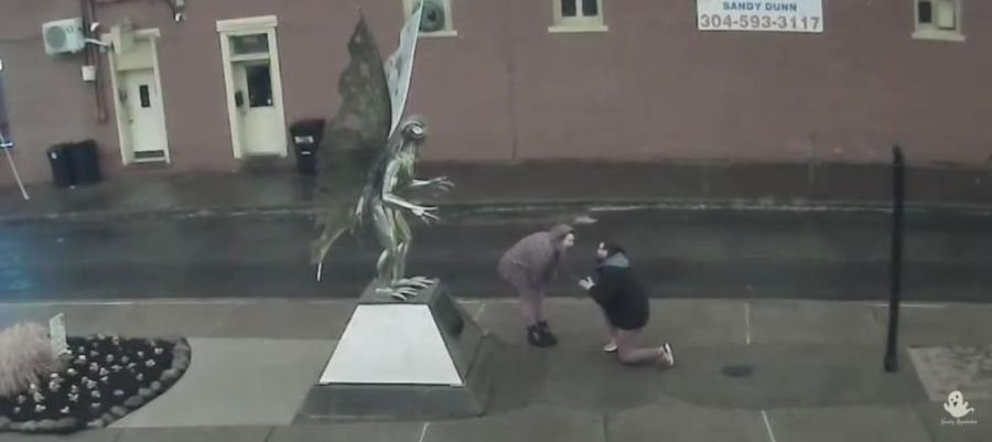 Proposal at Mothman statue goes viral