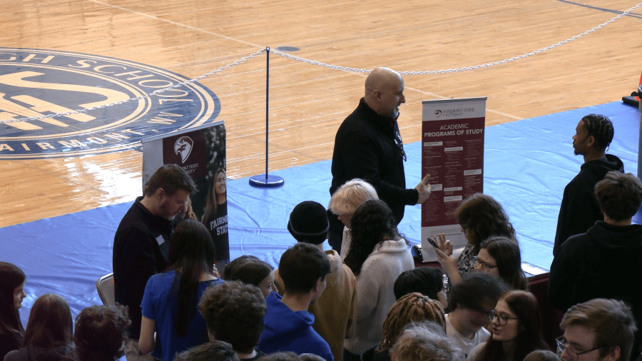 Marion County high school students interested in college hold ‘application party'