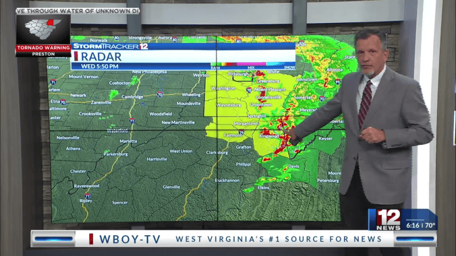 WATCH: Chief Meteorologist Justin Kiefer spots tornado warning live on air