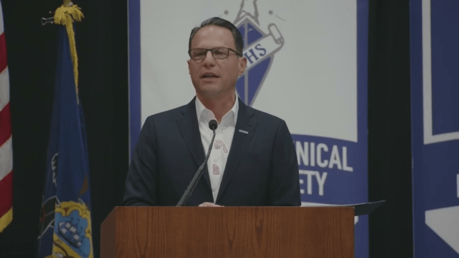 Governor Shapiro speaks at West Scranton graduation