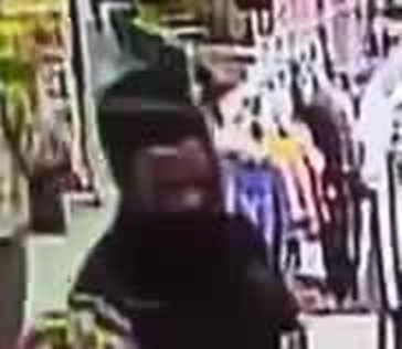 Dillon County deputies look for convenience store robber