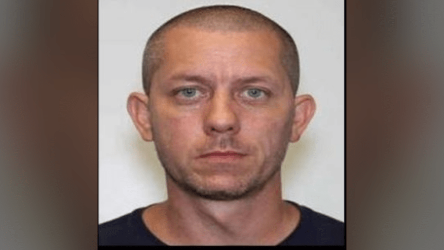 Law enforcement searching for Colleton County homicide suspect