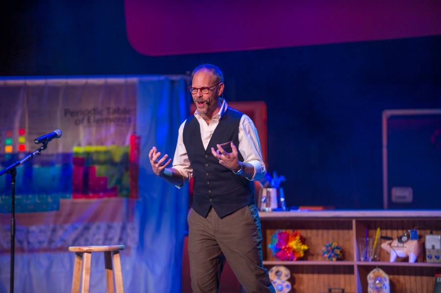 Food Network star Alton Brown to perform in North Charleston