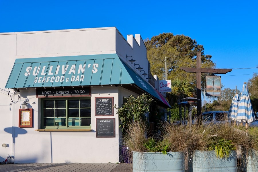 Decorated chef joining Sullivan's Island seafood spot this spring