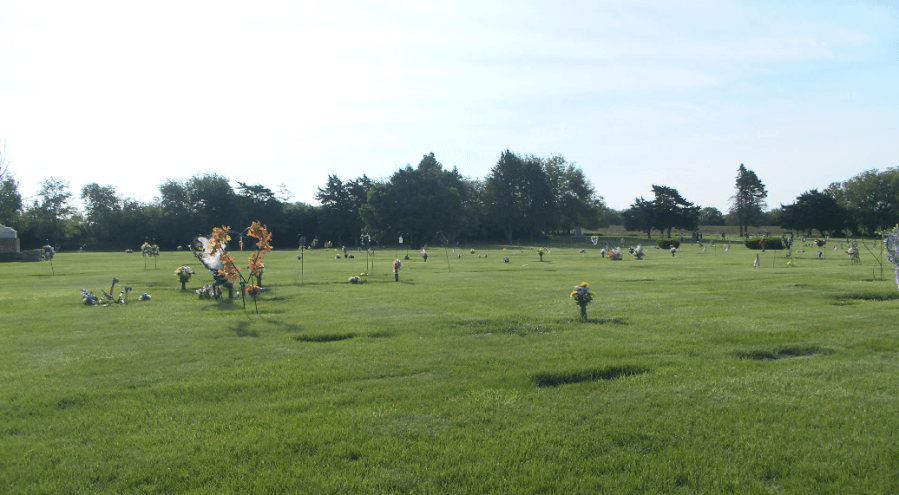 Champaign's Grandview Cemetery gets flag makeover for Memorial Day