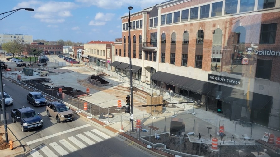 Downtown Champaign plaza opens; city announces live music plans