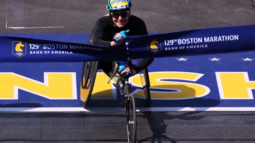 U of I alum Susannah Scaroni wins Boston Marathon for 2nd time