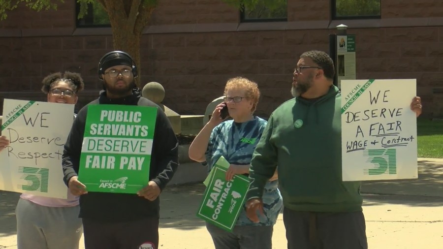 Champaign Co. workers rallying for better contracts