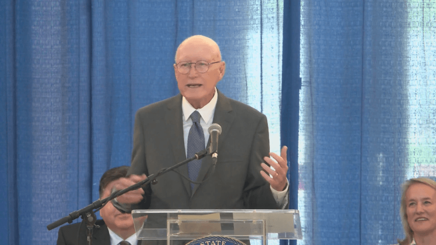 Former Governor Jim Edgar honored with dedication at the Illinois State Library