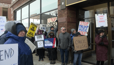 ‘There were people crying'; Central Illinois federal workers face unemployment, uncertainty