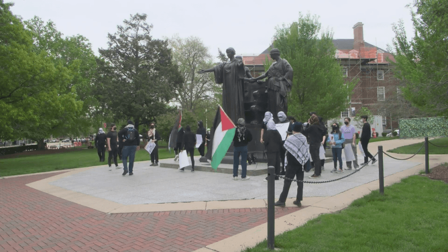 Pro-Palestine student protestors return to Alma Mater at U of I