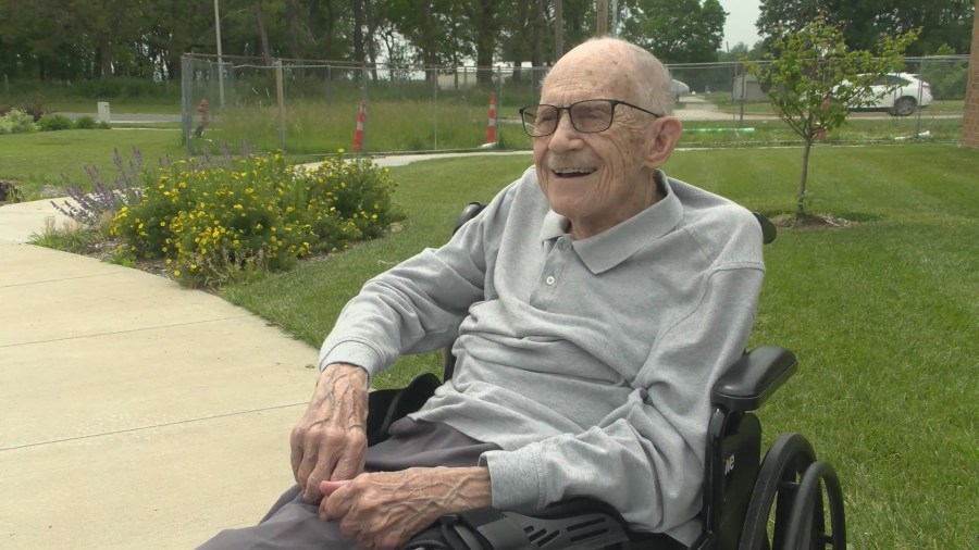 WWII vet to celebrate 100th birthday in Central IL