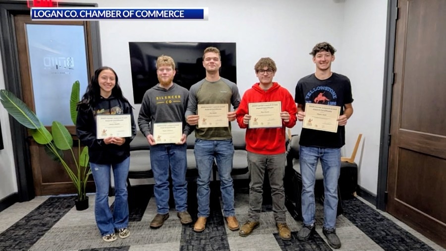 5 Logan County seniors receive $1,000 grants as they start their careers