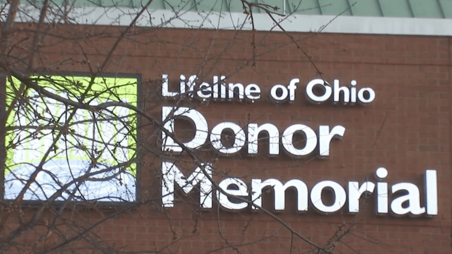 Candlelight ceremony in Columbus honors organ donors and those awaiting transplants