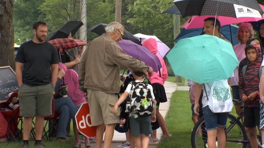 ‘Grandpa Joe': Longtime Hilliard crossing guard retiring