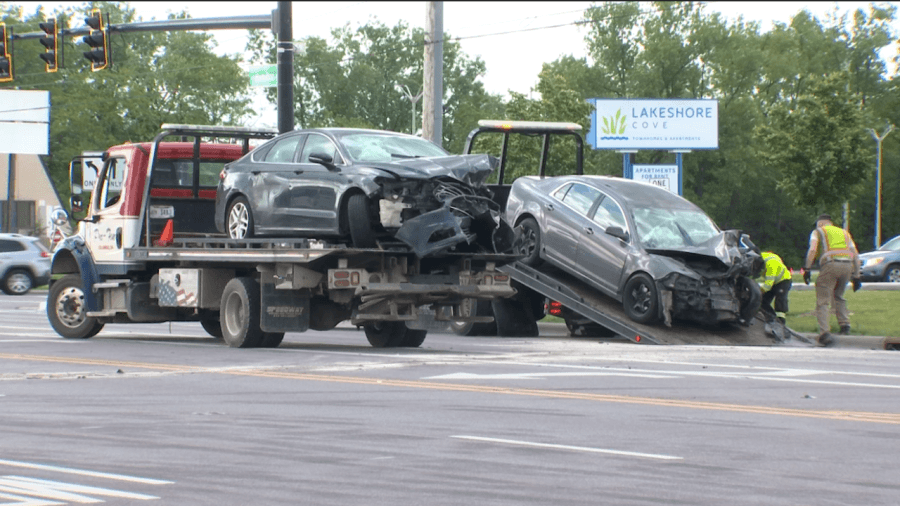 Three injured in multi-vehicle accident on Columbus' southeast side
